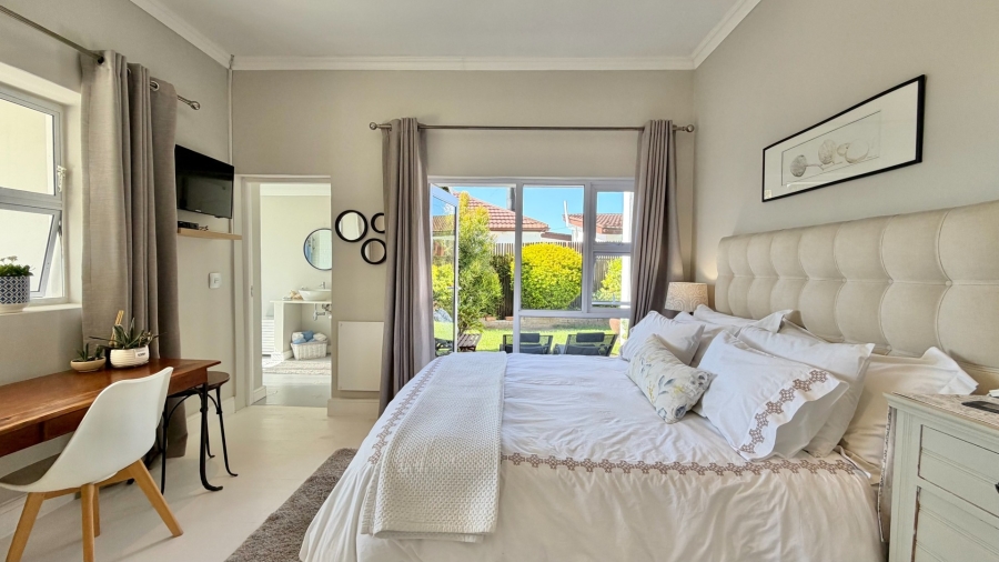 3 Bedroom Property for Sale in Gordons Bay Village Western Cape